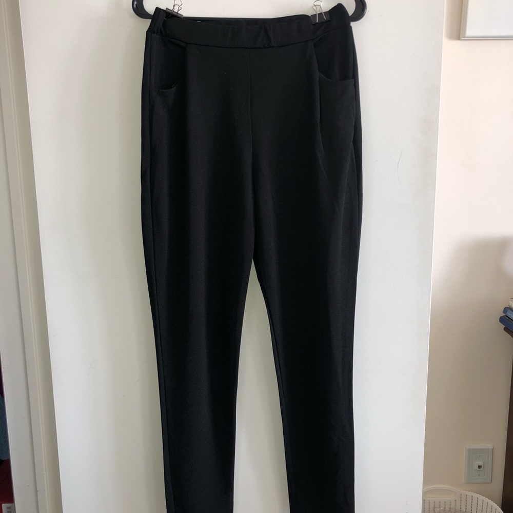 Prettylittlething black trousers with pockets